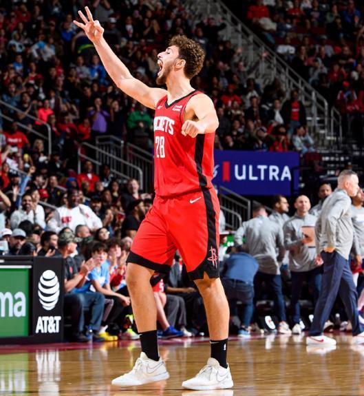 开云体育官网-合砍26分，再中7记三分！火箭后场双铁，化身神射！乌度卡用对人